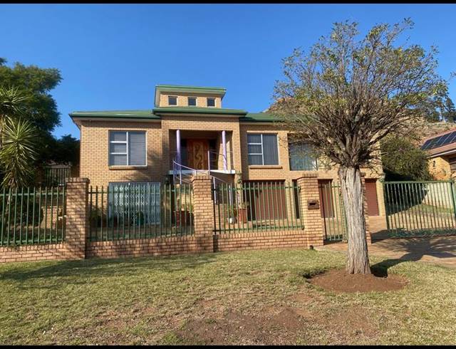 5 BEDROOM HOUSE FOR SALE IN BALMORAL